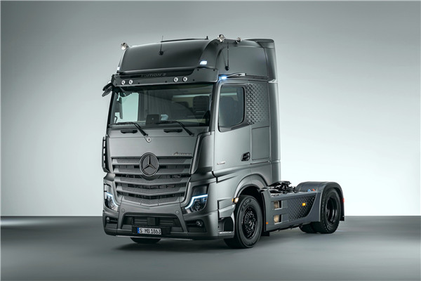 塑造运输的当下与未来：戴姆勒旗下梅赛德斯-奔驰卡车创新技术与产品亮相