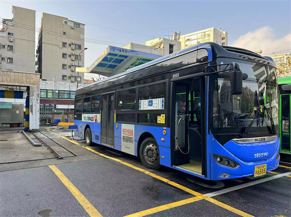 50台搭载“微宏芯”纯电动大巴再入韩国